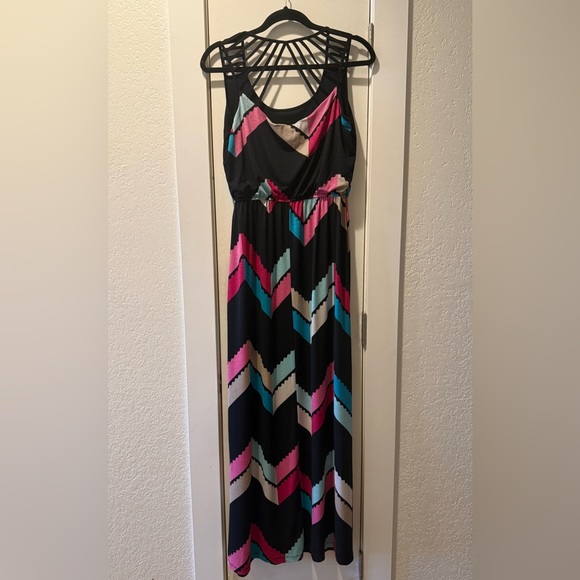 Strappy-Backed, Patterned Maxi Dress - Picture 2 of 2